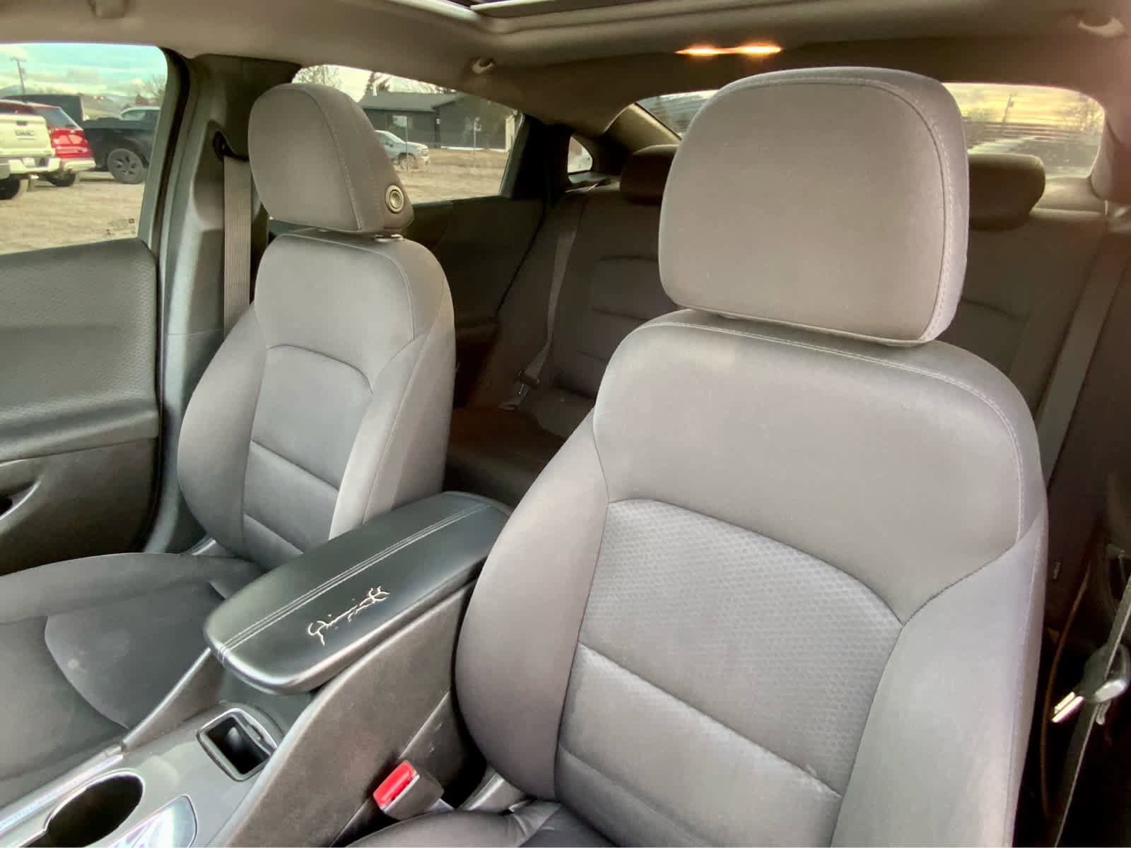 Used 2018 Chevrolet Malibu LT image 28