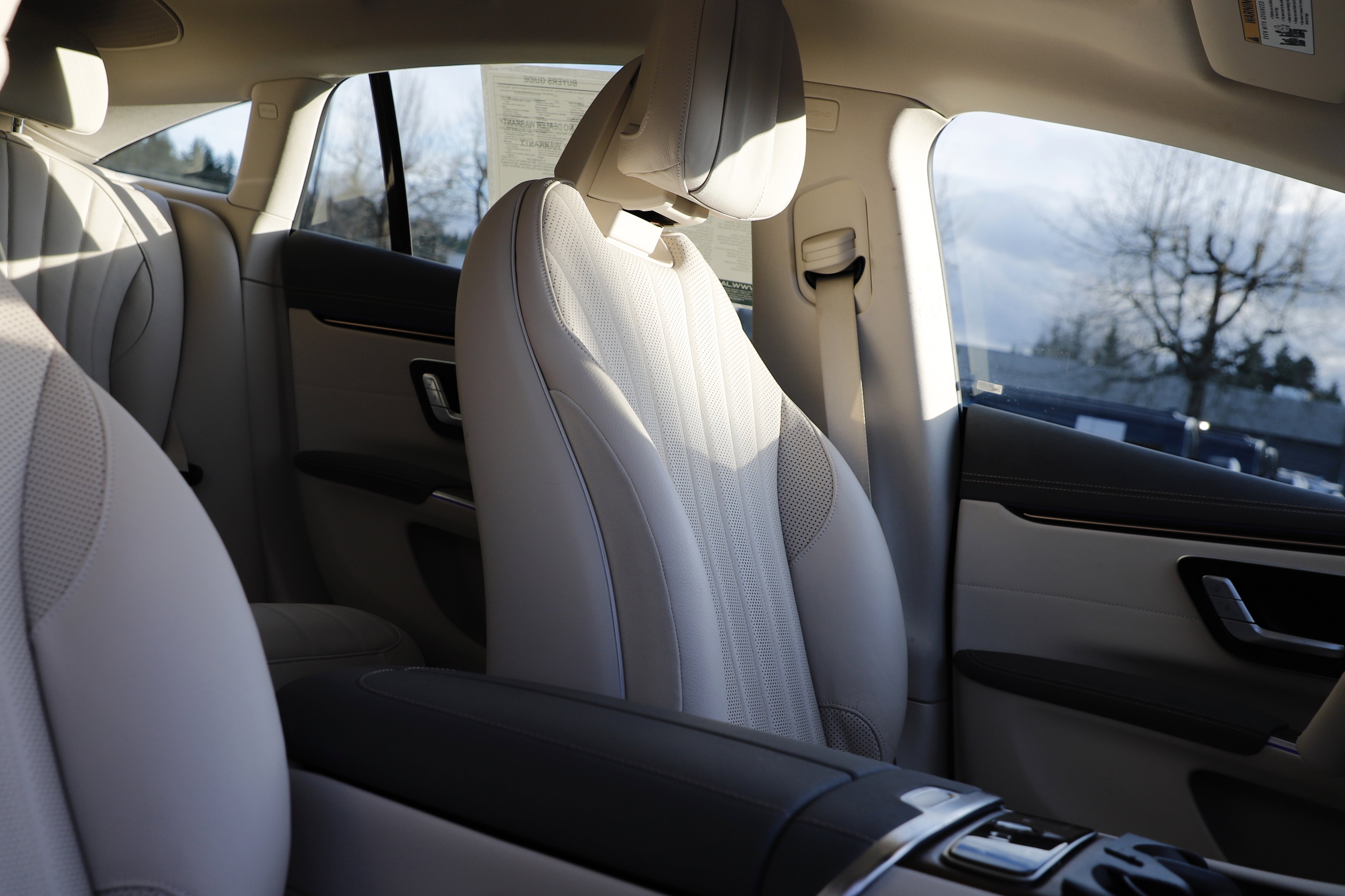 Used 2022 Mercedes-Benz EQS 580 4MATIC Sedan image 12