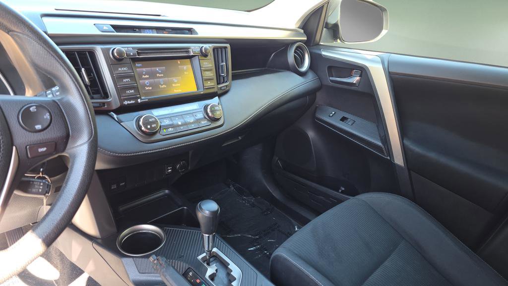 Used 2015 Toyota RAV4 XLE image 17