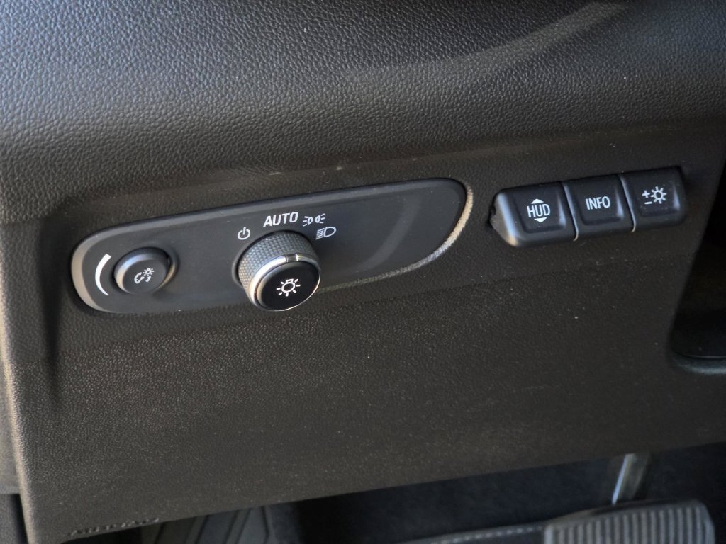 Used 2021 Buick Envision Essence w/ Technology Package I AWD/4WD image 23