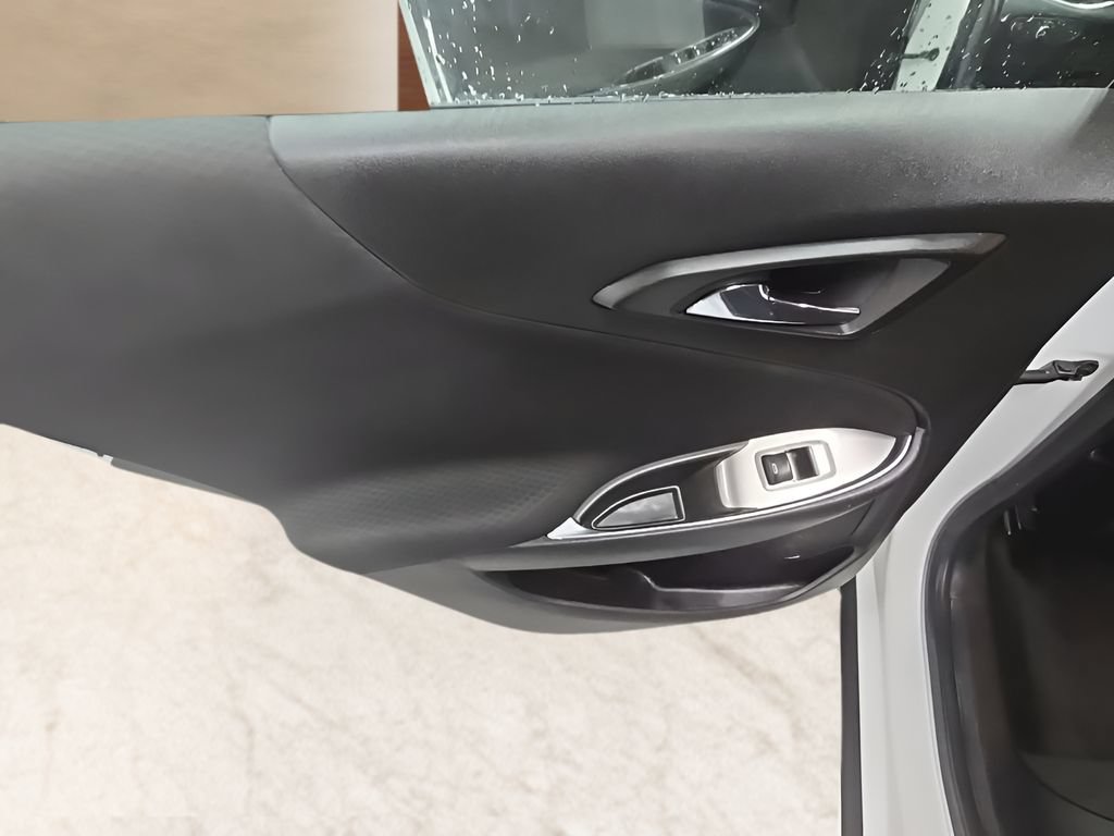 Used 2018 Chevrolet Malibu LT FWD image 15