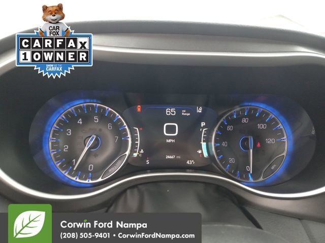 Used 2024 Chrysler Pacifica Touring-L image 15