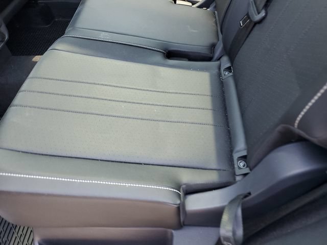 Certified 2024 Volkswagen Tiguan SE w/ Panoramic Sunroof Package AWD/4WD image 15