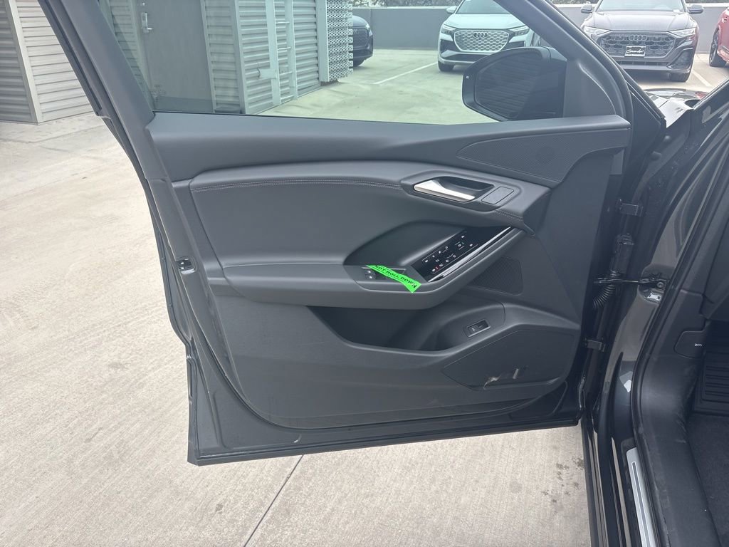 New 2025 Audi Q6 e-tron Premium image 10