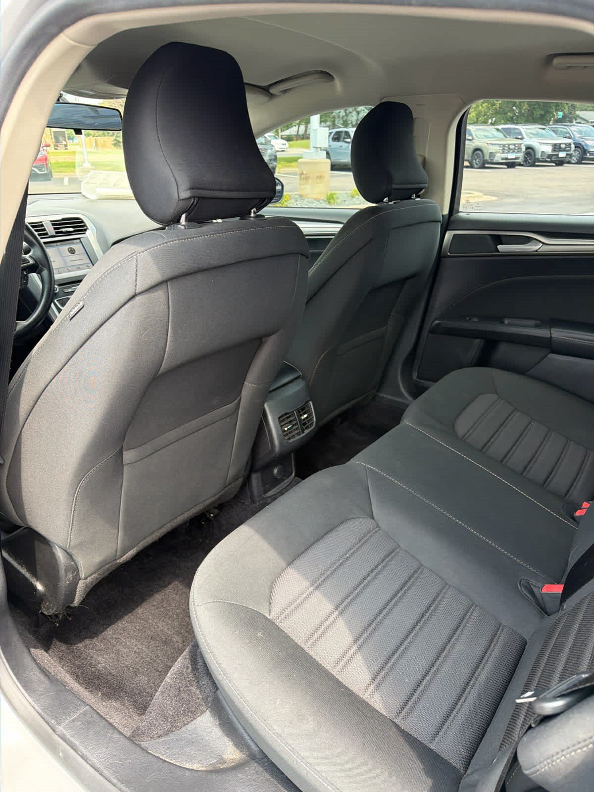 Used 2018 Ford Fusion SE w/ Fusion SE Technology Package FWD image 15
