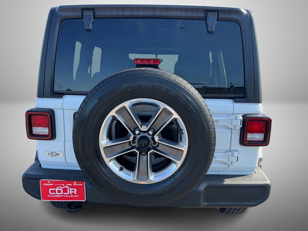 Used 2020 Jeep Wrangler Unlimited Sahara AWD/4WD image 7
