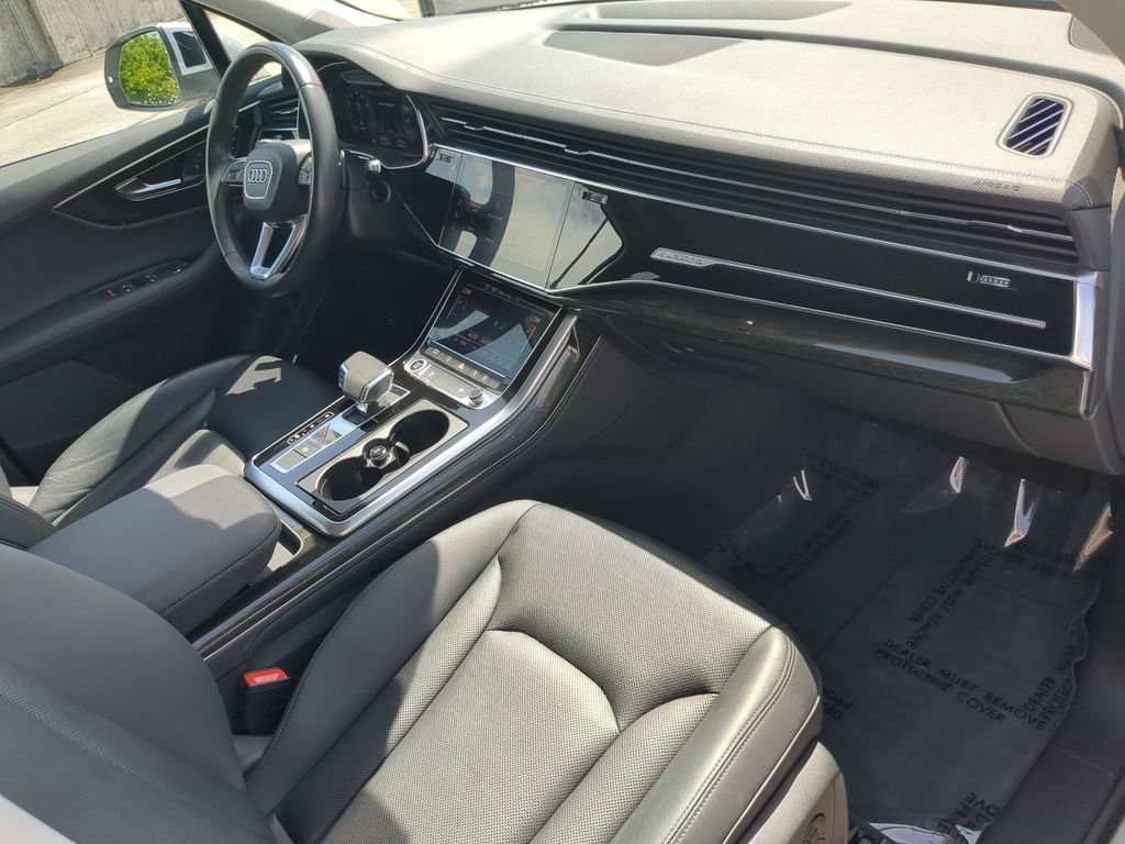 Used 2023 Audi Q7 2.0T Premium Plus w/ Premium Plus Package AWD/4WD image 12
