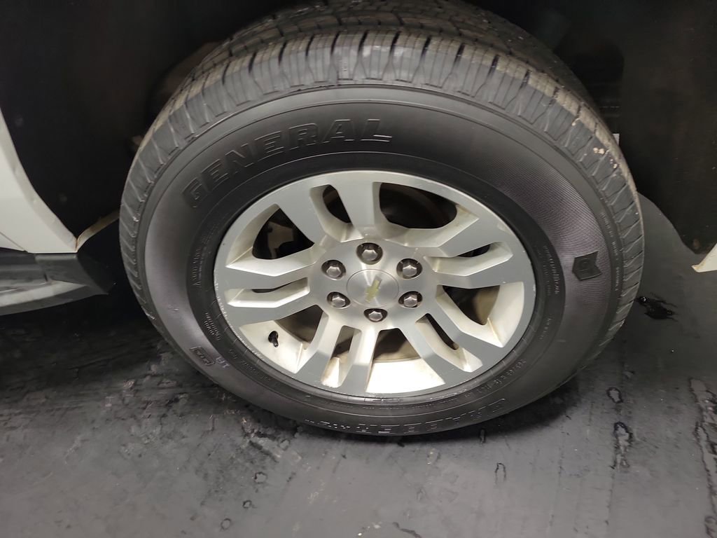 Used 2020 Chevrolet Suburban LT image 11