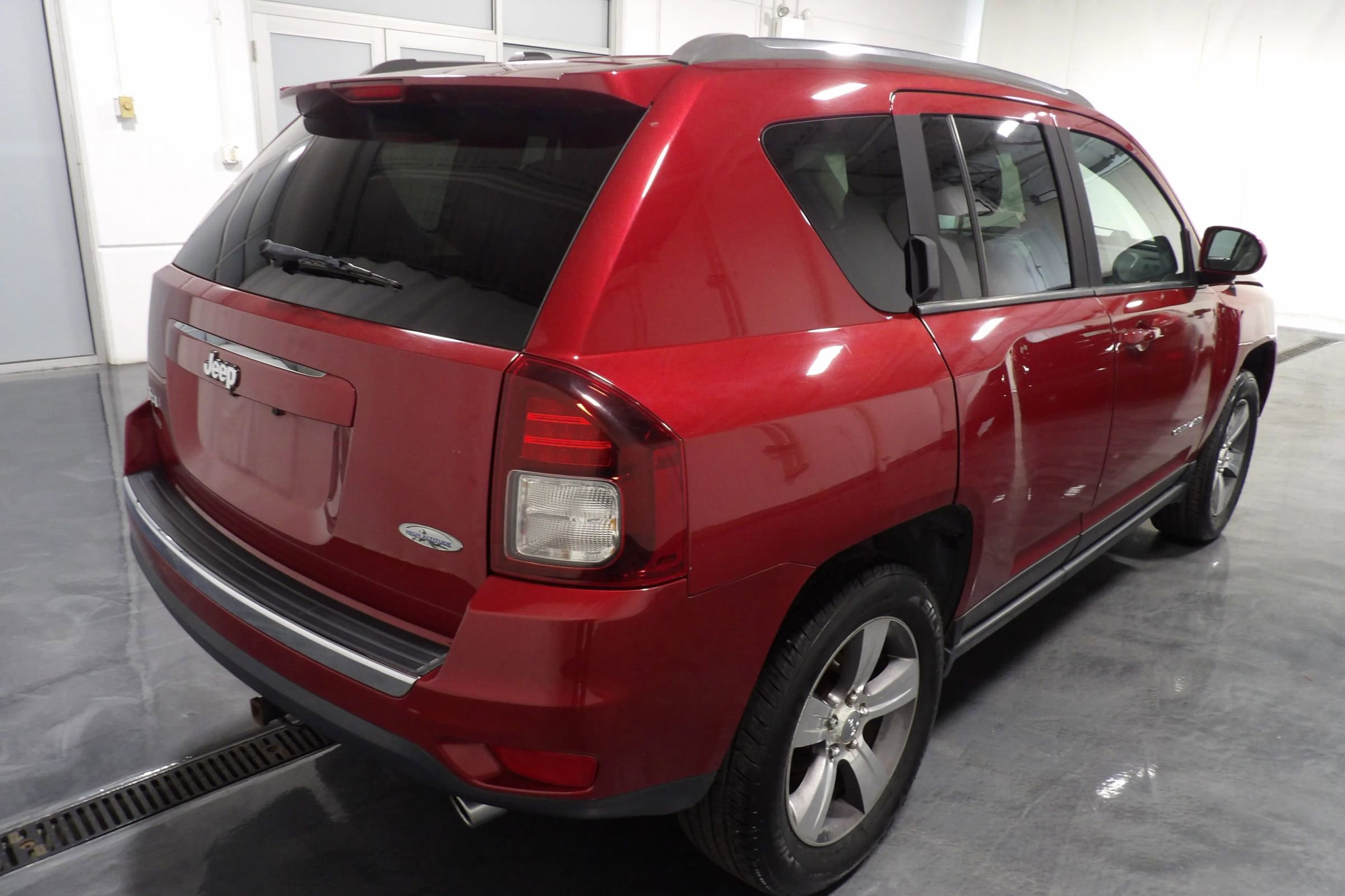 Used 2016 Jeep Compass High Altitude AWD/4WD image 4