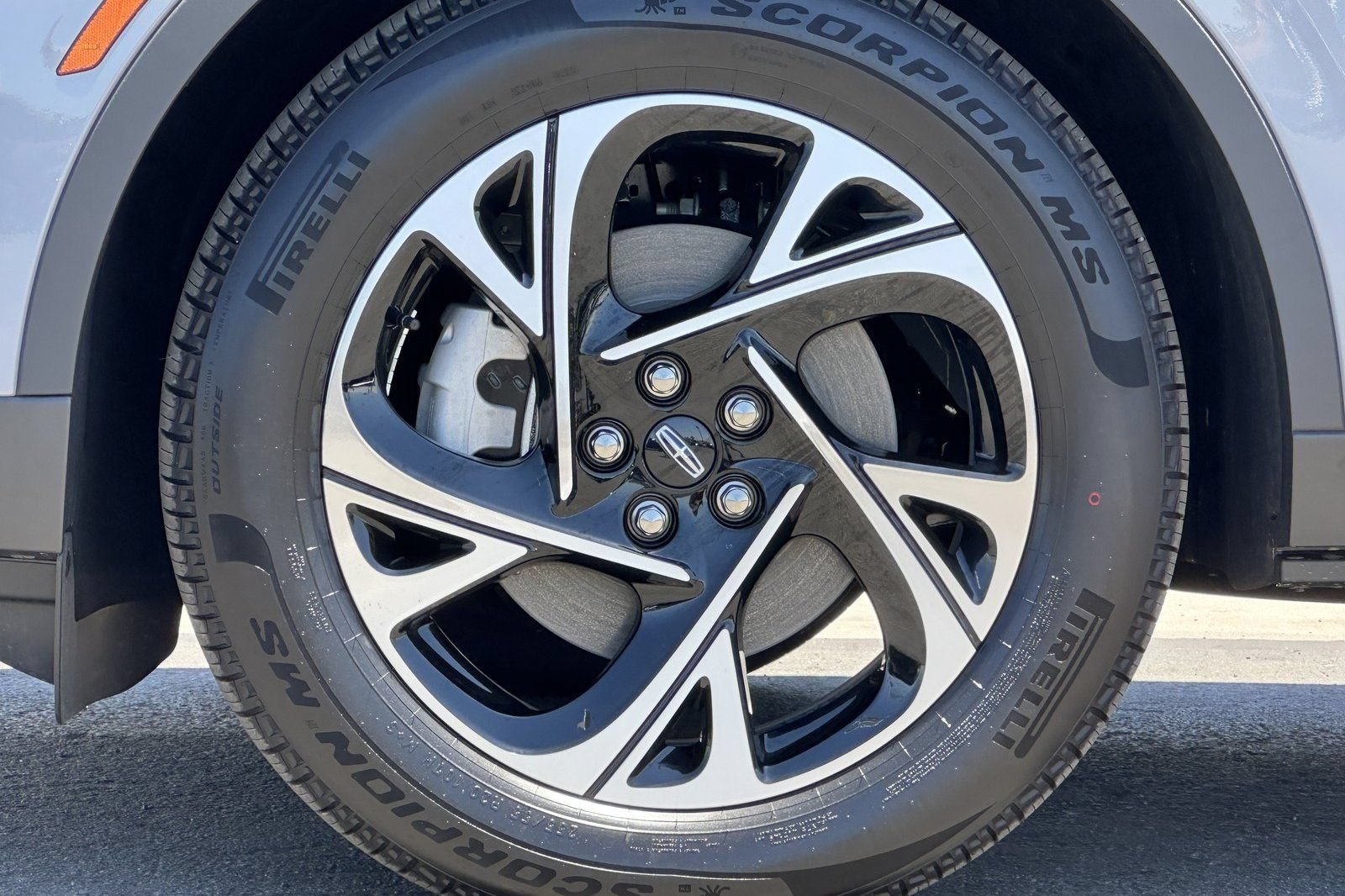 New 2026 Lincoln Nautilus Premier w/ Jet Appearance Package AWD/4WD image 26