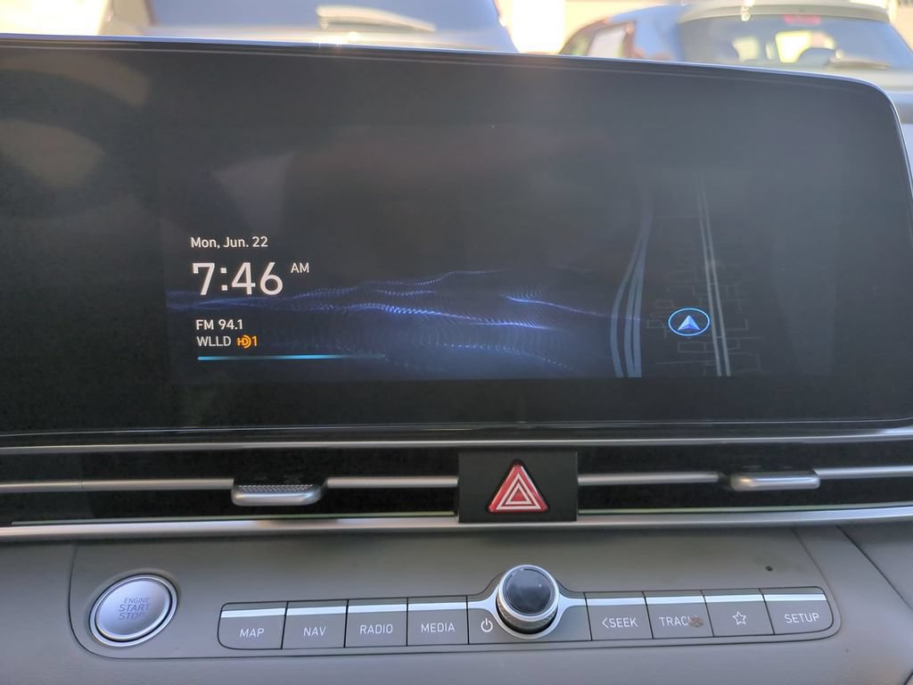 Used 2025 Hyundai Elantra SEL FWD image 19