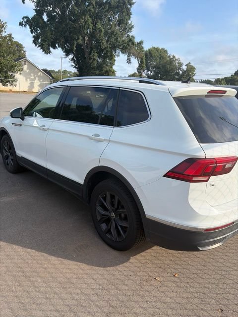 Used 2024 Volkswagen Tiguan SE FWD image 4