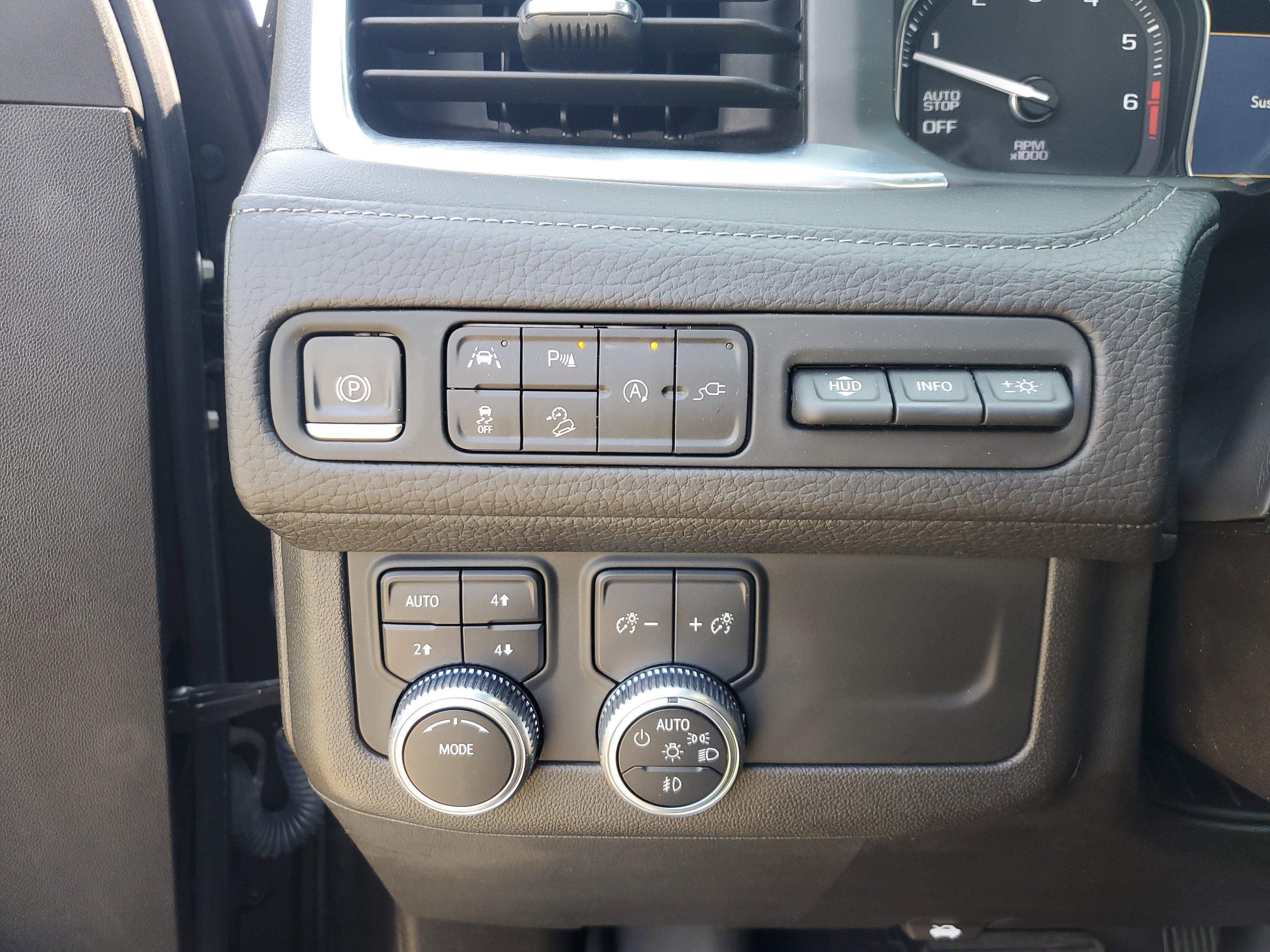 Used 2021 GMC Yukon Denali AWD/4WD image 28