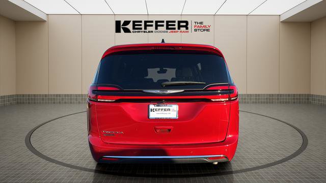 New 2026 Chrysler Pacifica Select image 4
