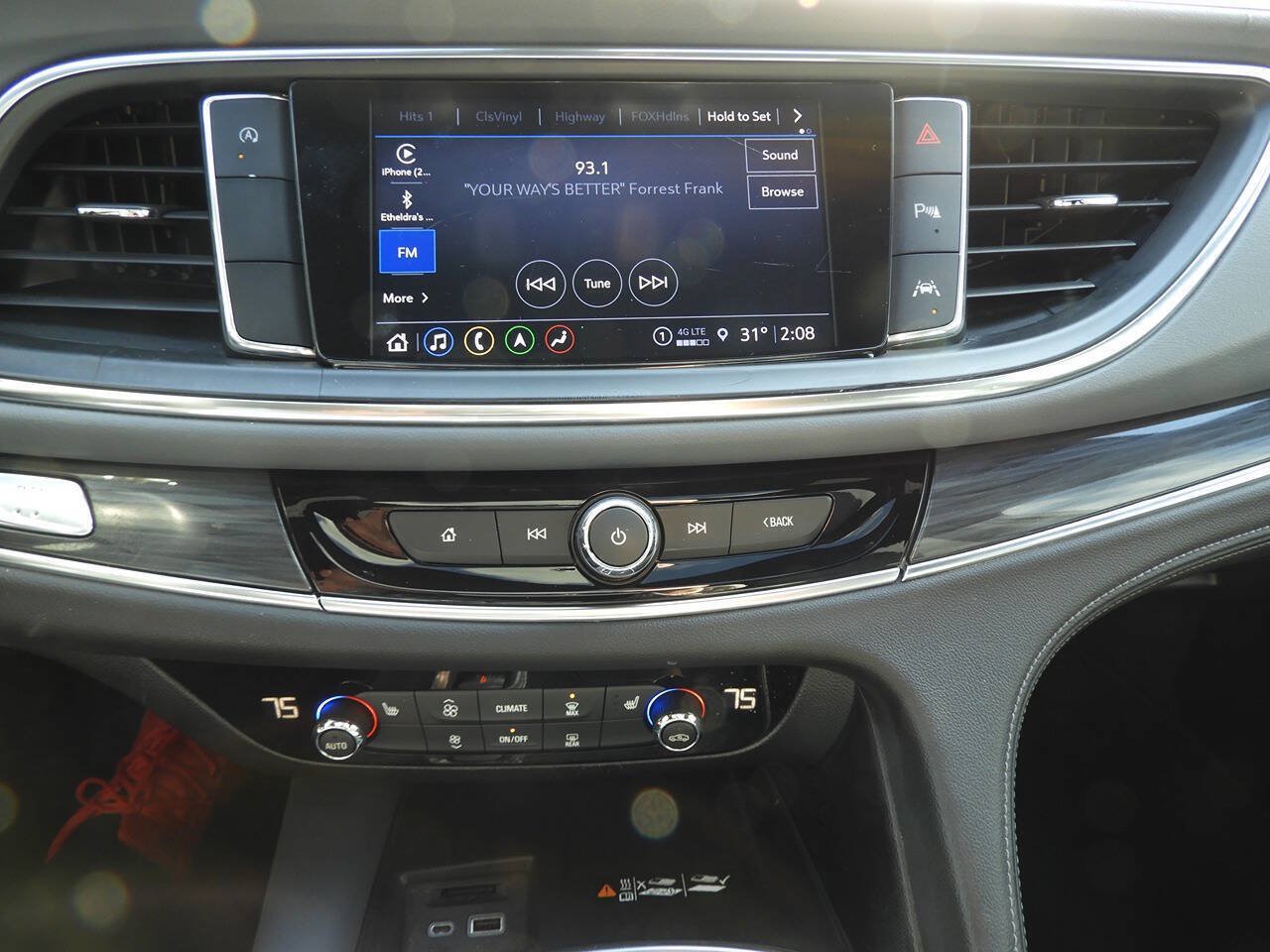 Used 2022 Buick Enclave Essence w/ Experience Buick Package FWD image 46