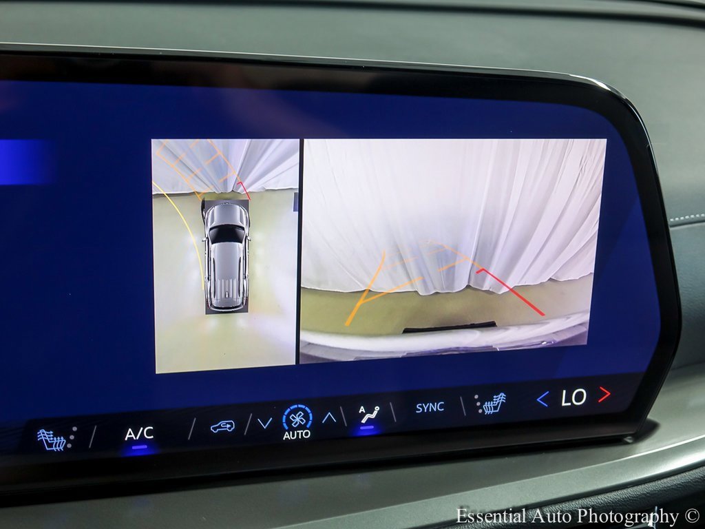 New 2026 Chevrolet Traverse LT w/ Driver Confidence Package image 17