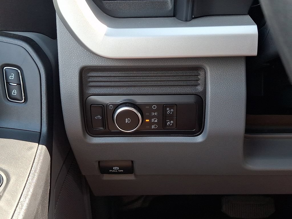New 2026 Ford F550 4x4 Regular Cab Super Duty image 13