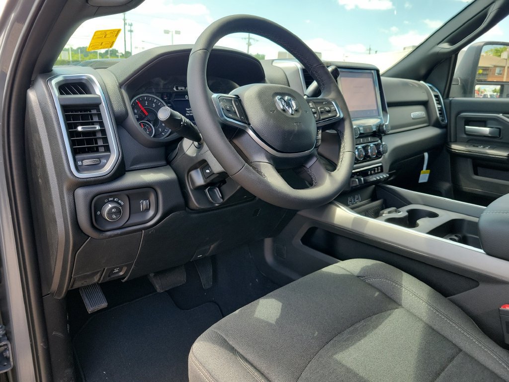 New 2026 RAM 2500 Big Horn AWD/4WD image 13