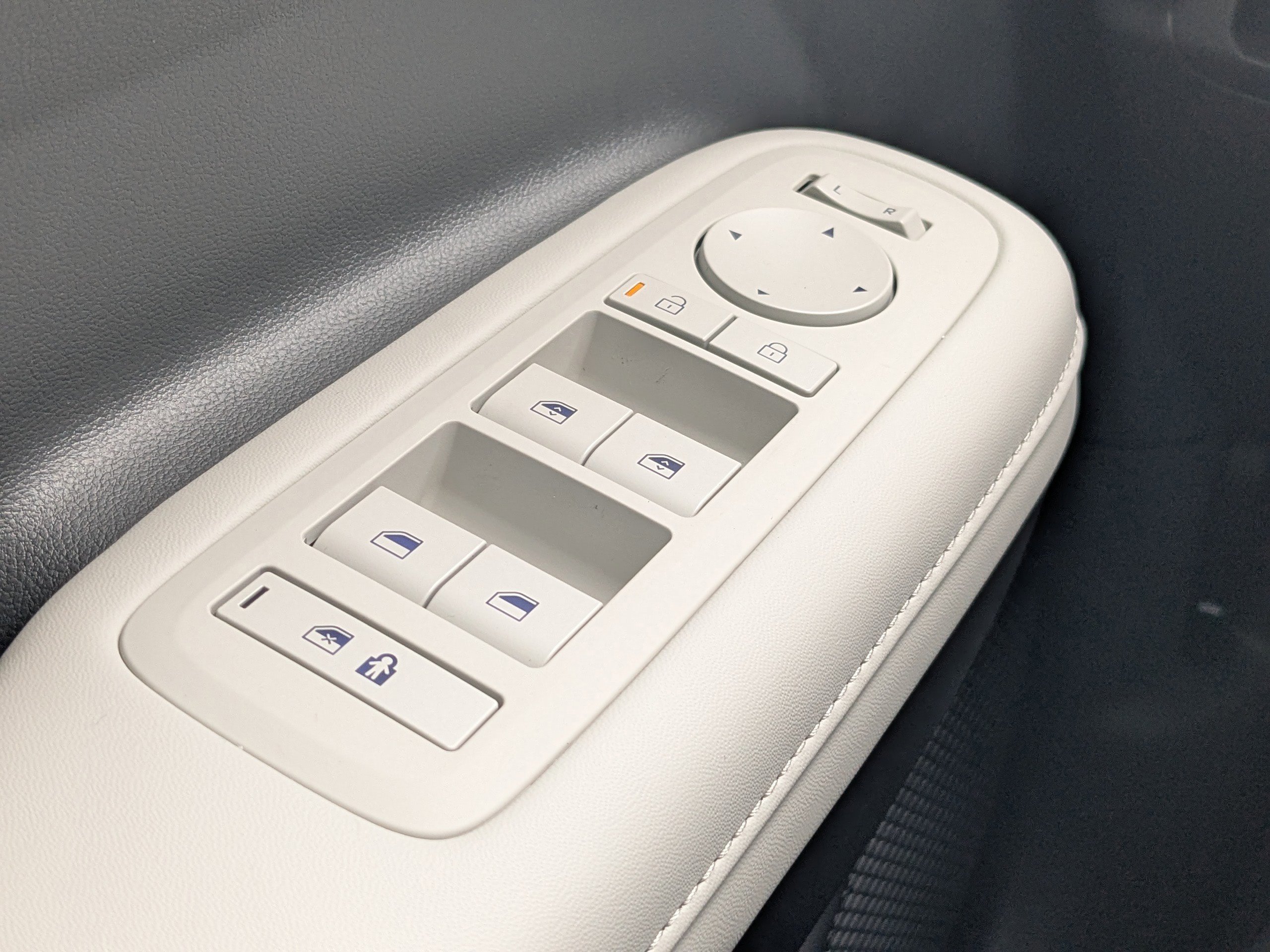 New 2026 Hyundai Santa Fe SEL image 28