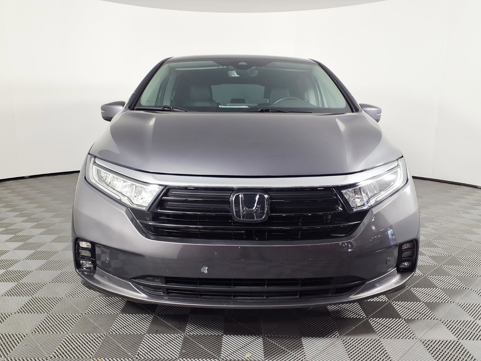 Used 2023 Honda Odyssey Touring image 2