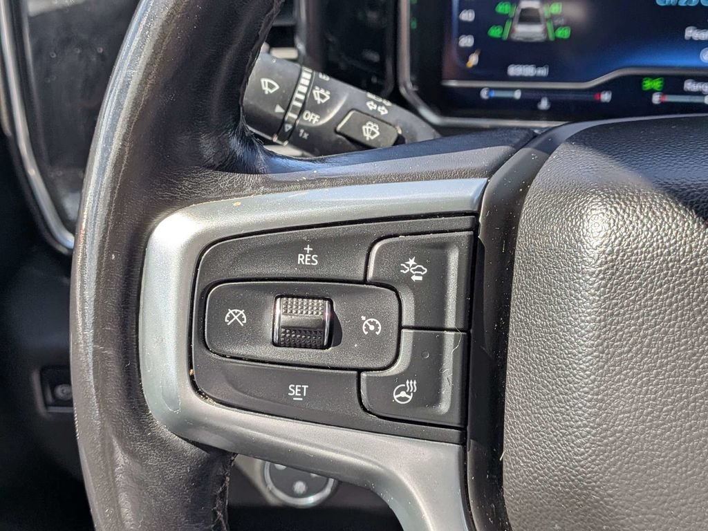 Used 2022 Chevrolet Silverado 1500 LT AWD/4WD image 22
