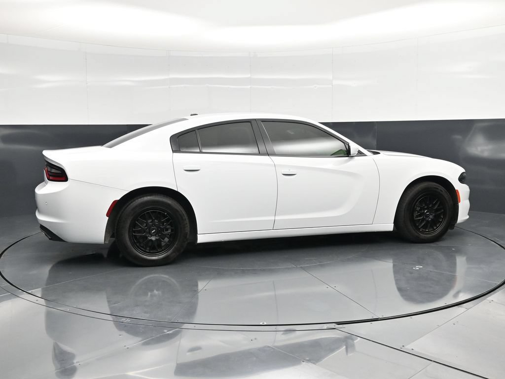 Used 2022 Dodge Charger SXT RWD image 2
