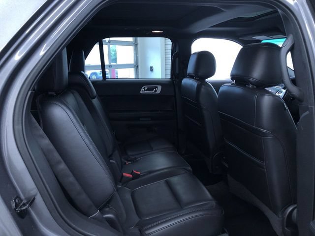 Used 2014 Ford Explorer XLT w/ Equipment Group 202A AWD/4WD image 23