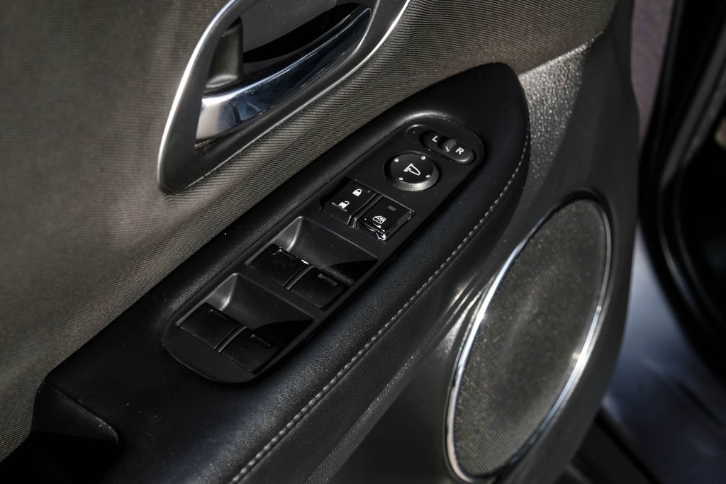 Used 2018 Honda HR-V EX image 47