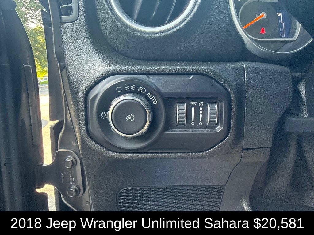 Used 2018 Jeep Wrangler Unlimited Sahara AWD/4WD image 35