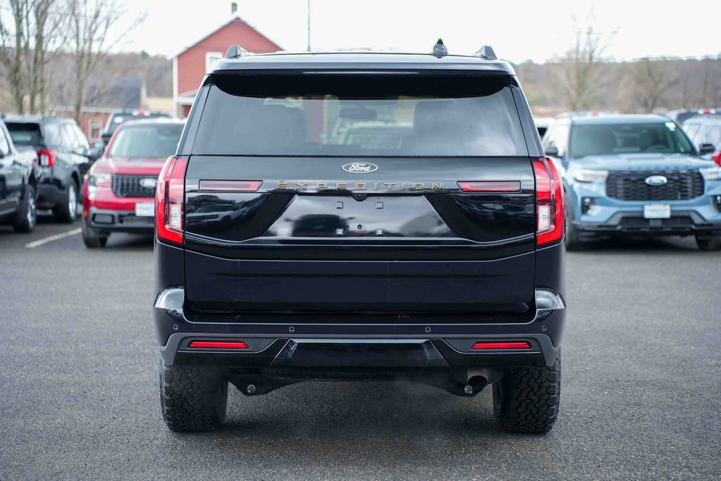 Used 2025 Ford Expedition Tremor image 6