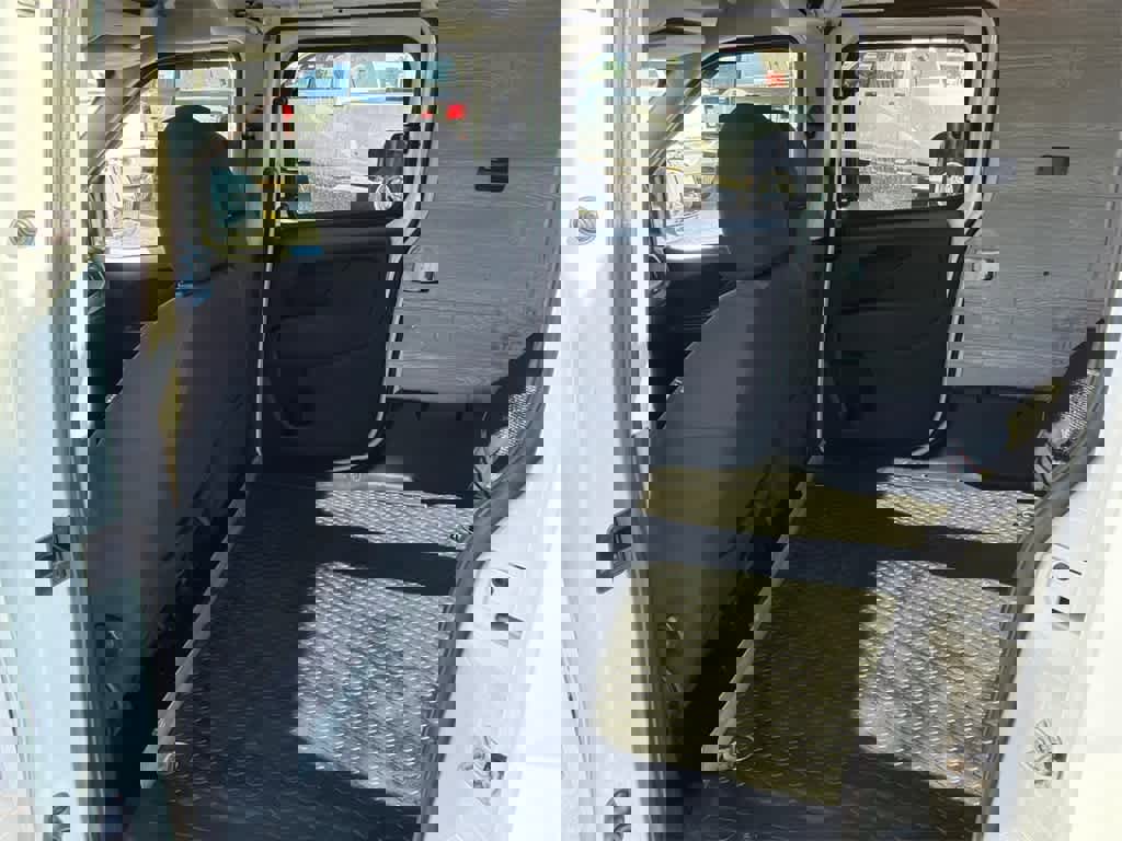 Used 2016 RAM ProMaster City Tradesman SLT w/ Rear Back-up Camera Group image 17