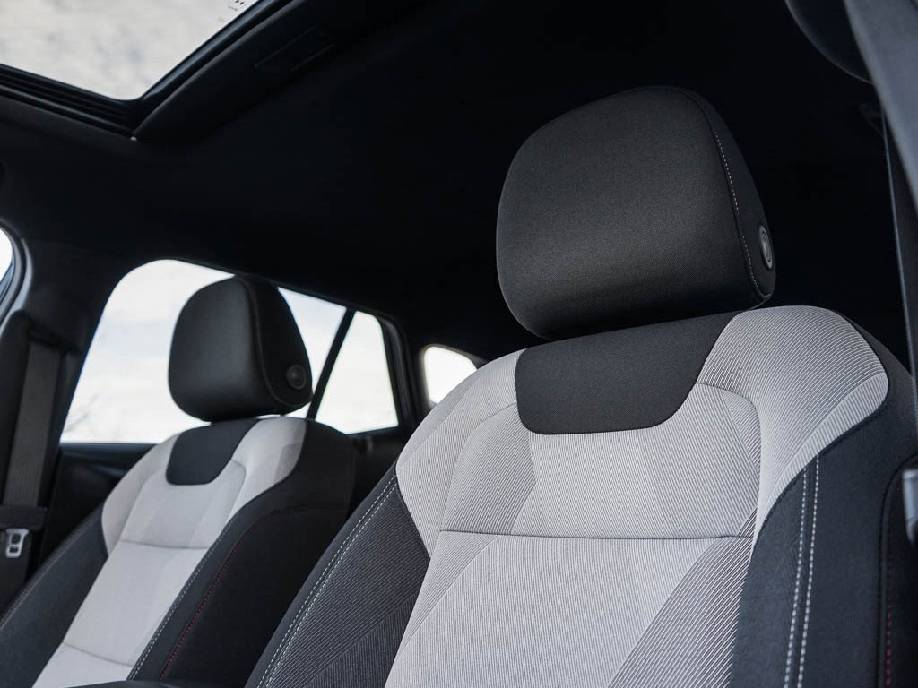 New 2026 Chevrolet Trax RS w/ Sunroof Package FWD image 18