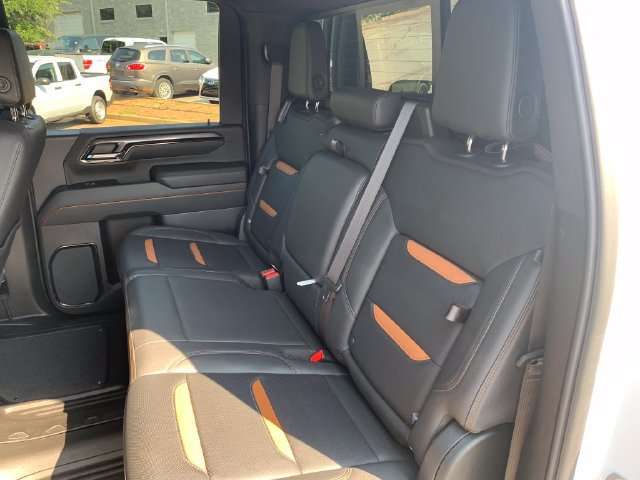 Used 2024 GMC Sierra 2500 AT4 w/ AT4 Premium Plus Package AWD/4WD image 12