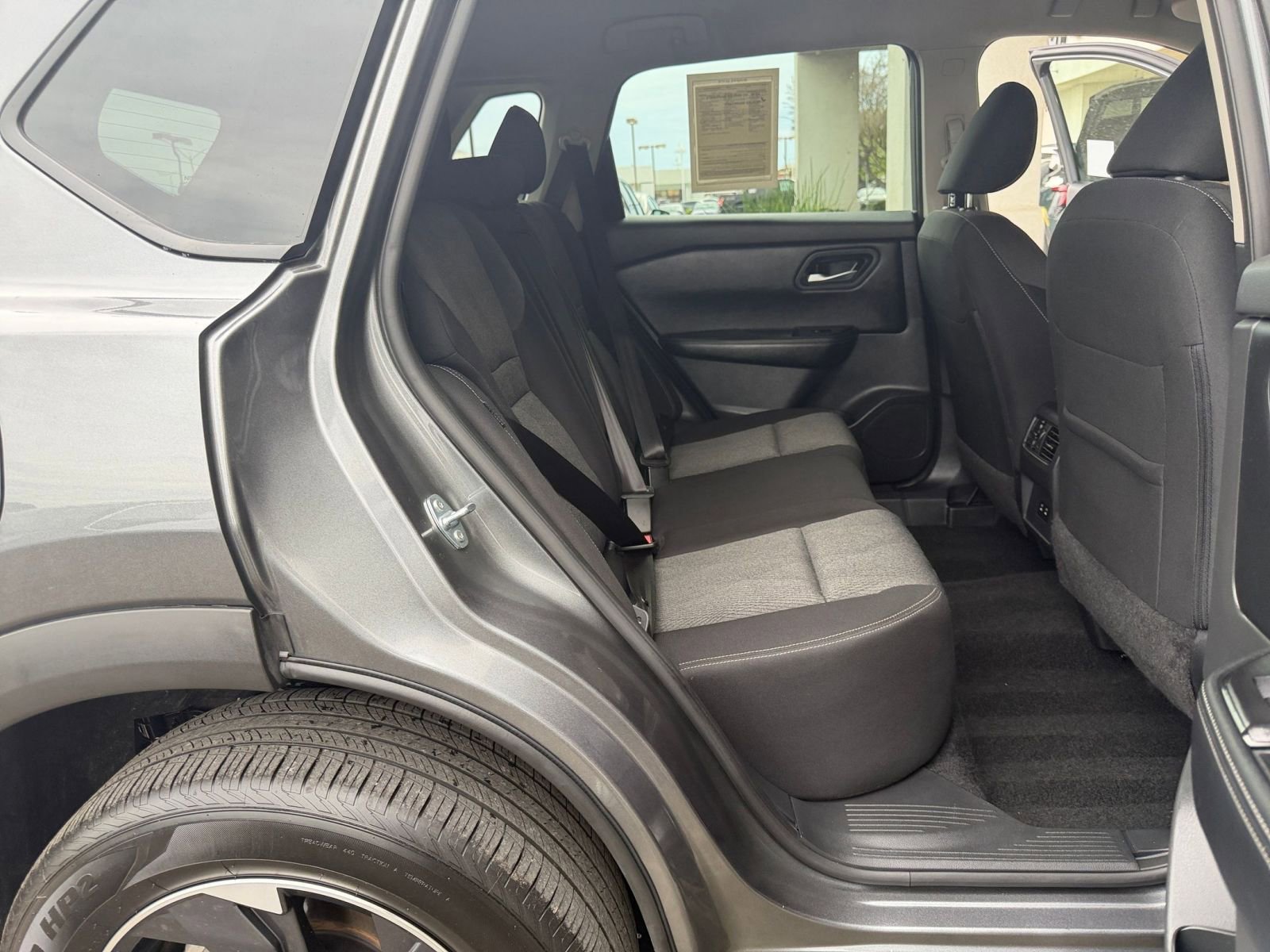 Used 2025 Nissan Rogue SV image 41