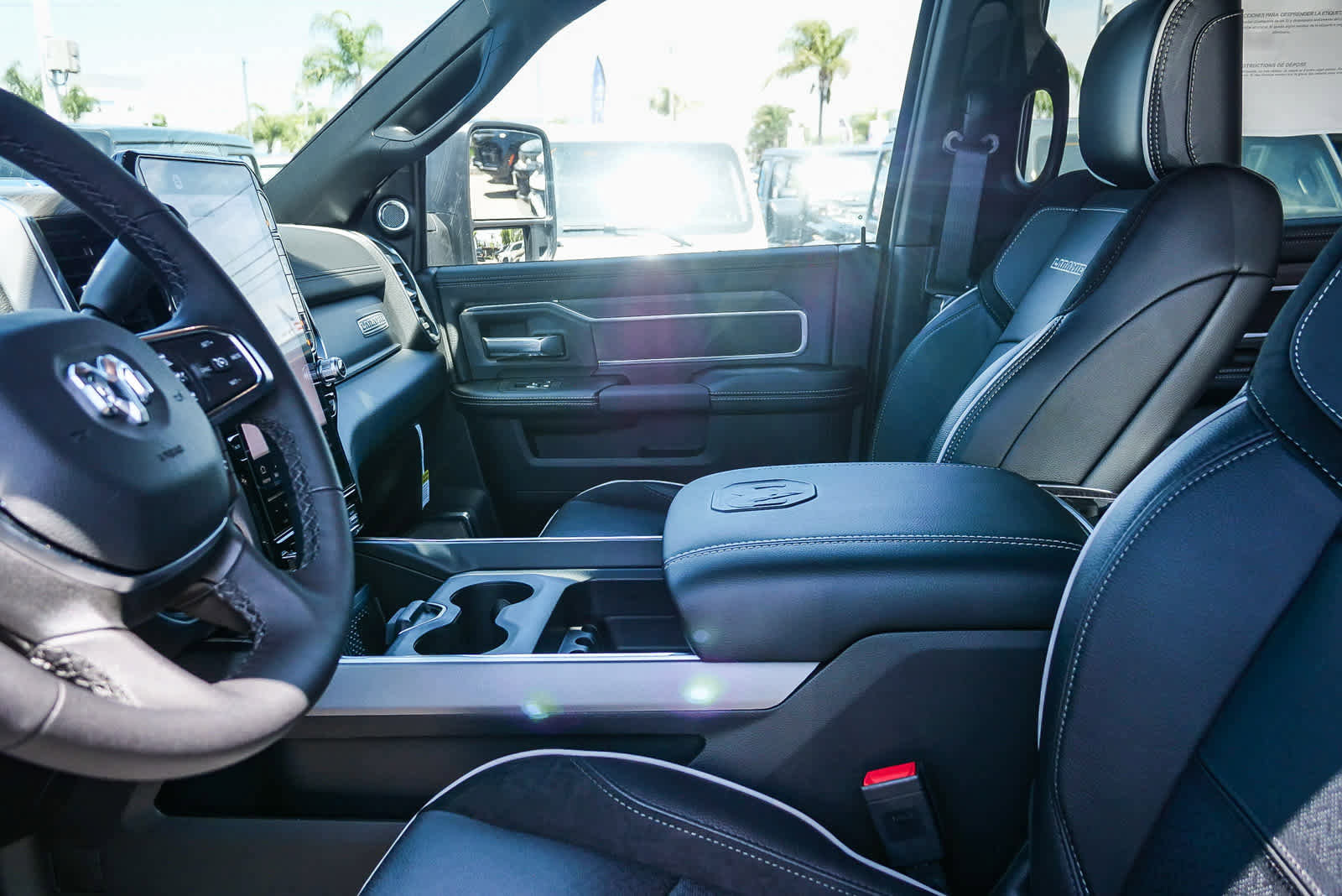 New 2026 RAM 2500 Laramie AWD/4WD image 17