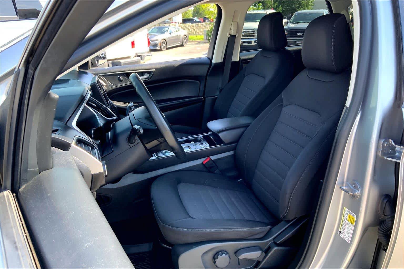 Used 2021 Ford Edge SE FWD image 8