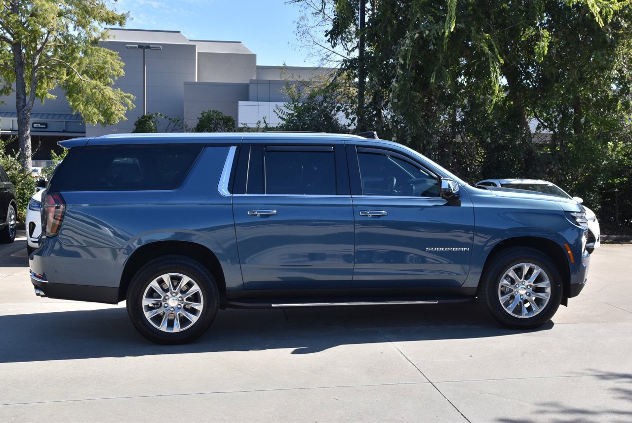 Used 2026 Chevrolet Suburban Premier RWD image 6