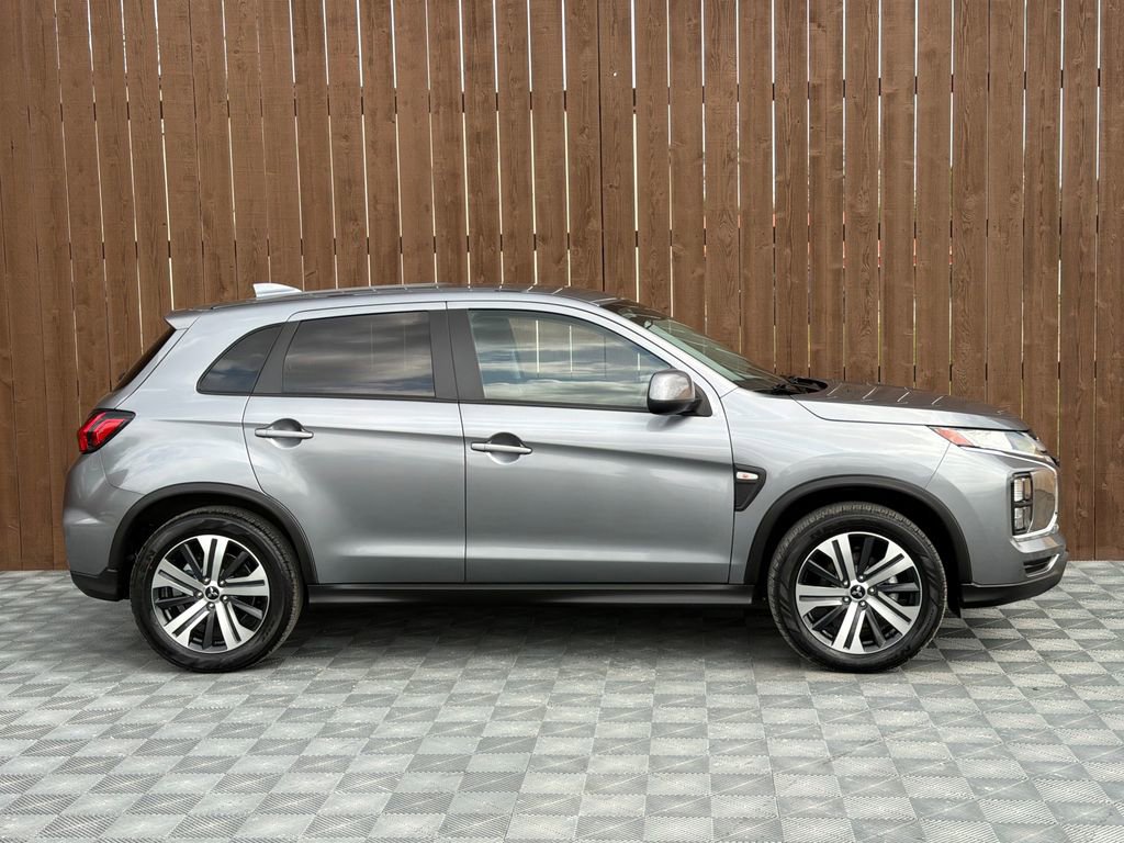 Used 2025 Mitsubishi Outlander Sport ES image 9