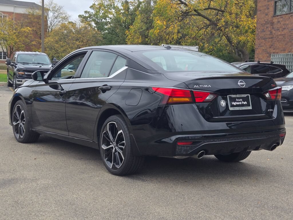 Used 2025 Nissan Altima 2.5 SR AWD/4WD image 16