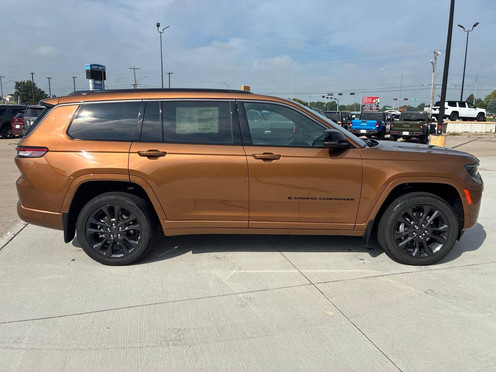 New 2026 Jeep Grand Cherokee L Limited AWD/4WD image 8