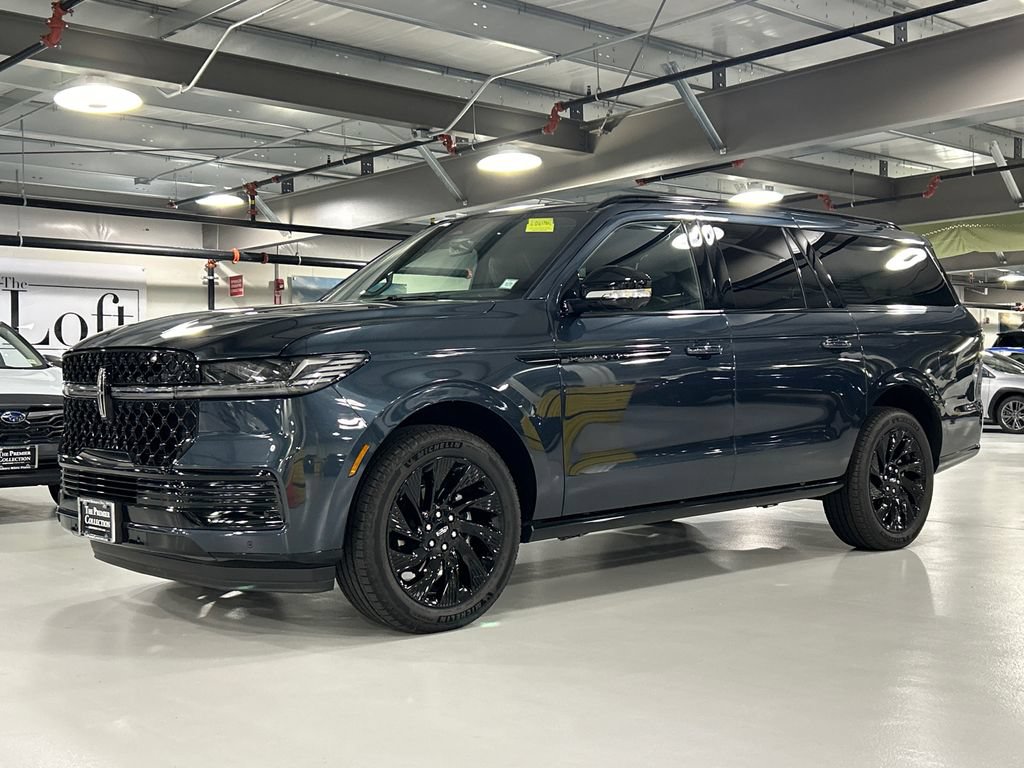 Used 2026 Lincoln Navigator L Reserve w/ Jet Appearance Package AWD/4WD image 5