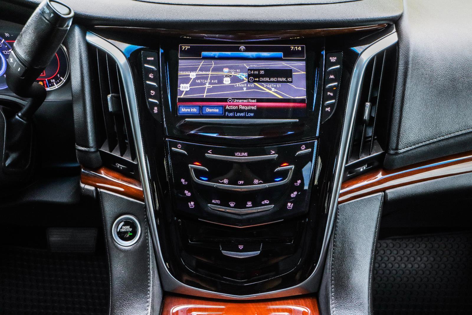 Used 2018 Cadillac Escalade Luxury AWD/4WD image 33