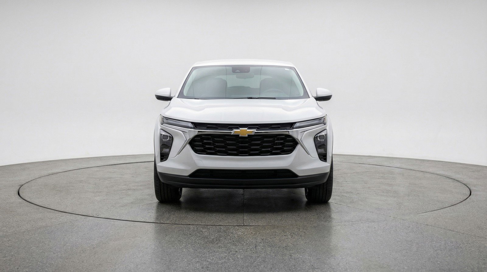 Used 2025 Chevrolet Blazer LT image 2