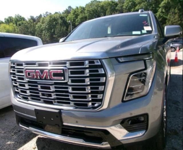 Used 2025 GMC Yukon XL Denali AWD/4WD image 2