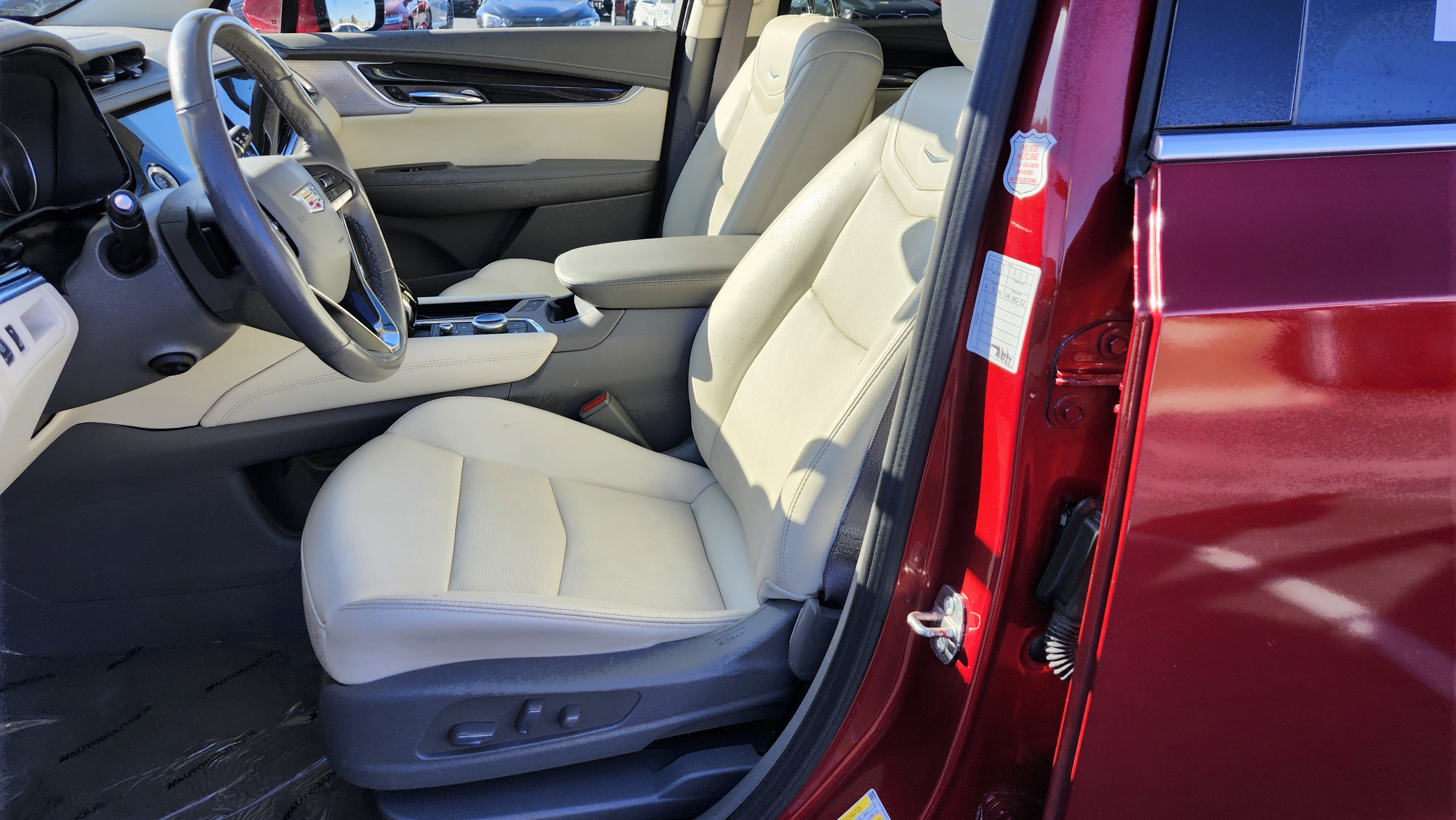 Used 2023 Cadillac XT6 Premium Luxury image 19