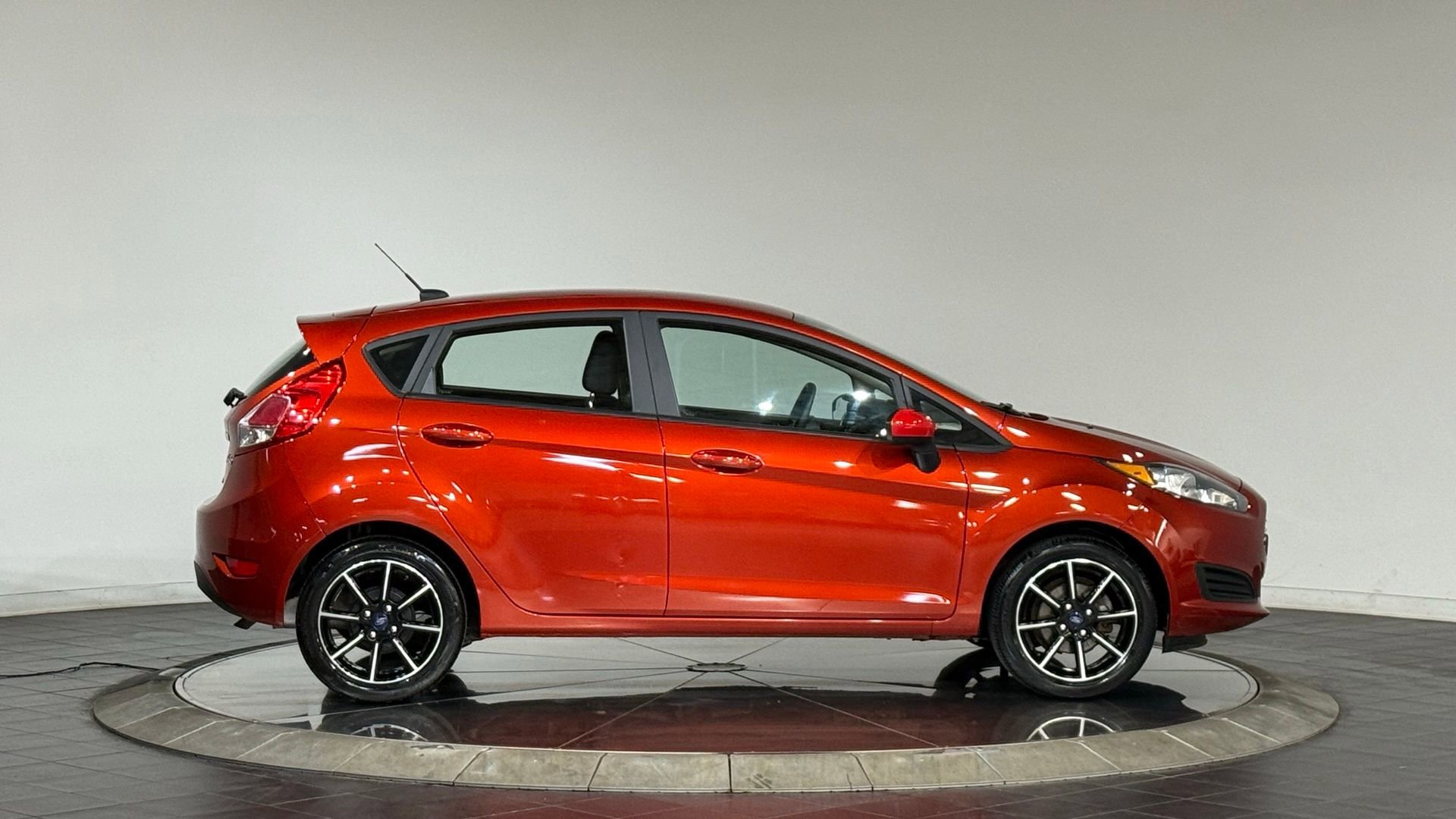 Used 2018 Ford Fiesta SE image 11