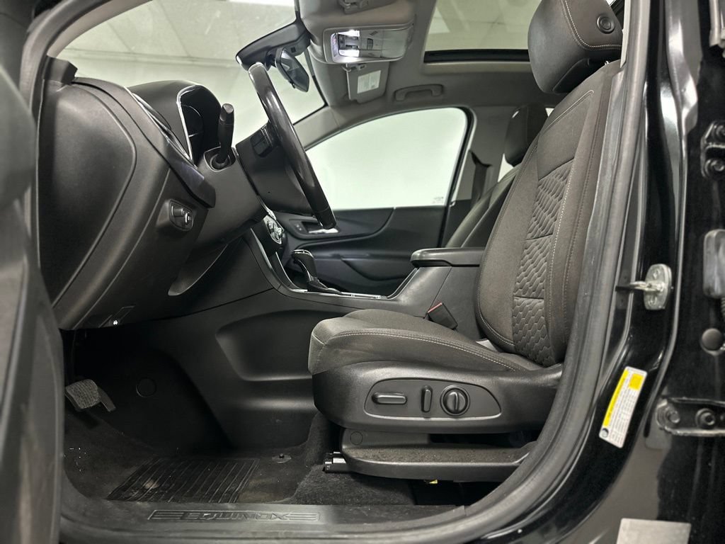 Used 2020 Chevrolet Equinox LT AWD/4WD image 17