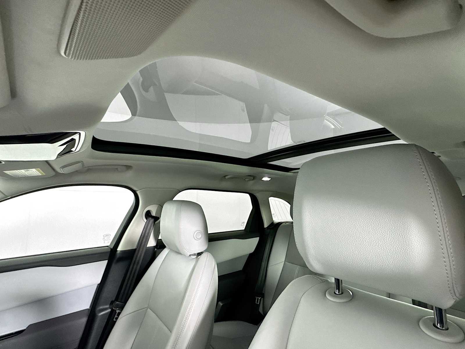 Used 2025 Land Rover Range Rover Velar S image 13