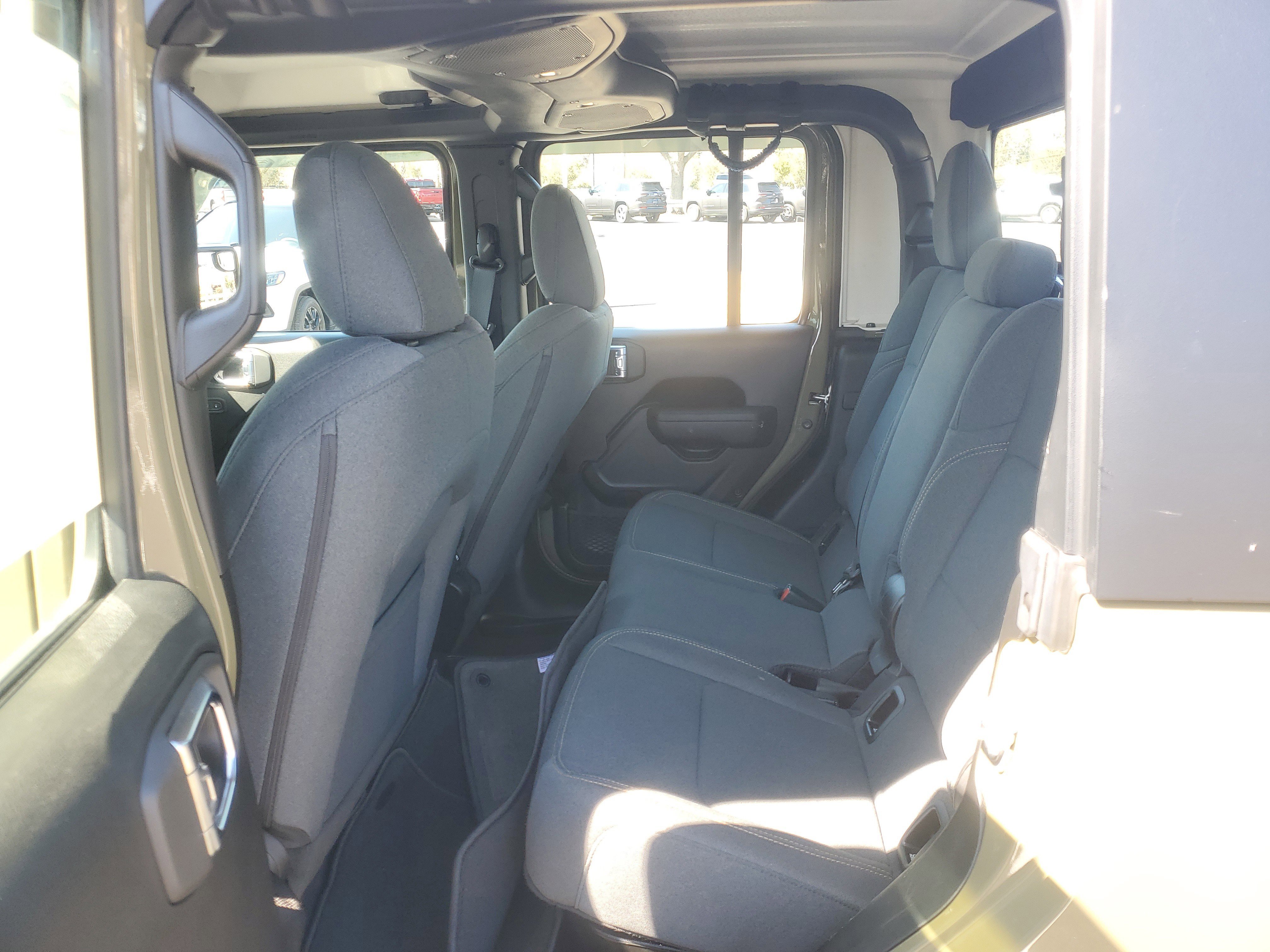 Used 2025 Jeep Gladiator Sport AWD/4WD image 12