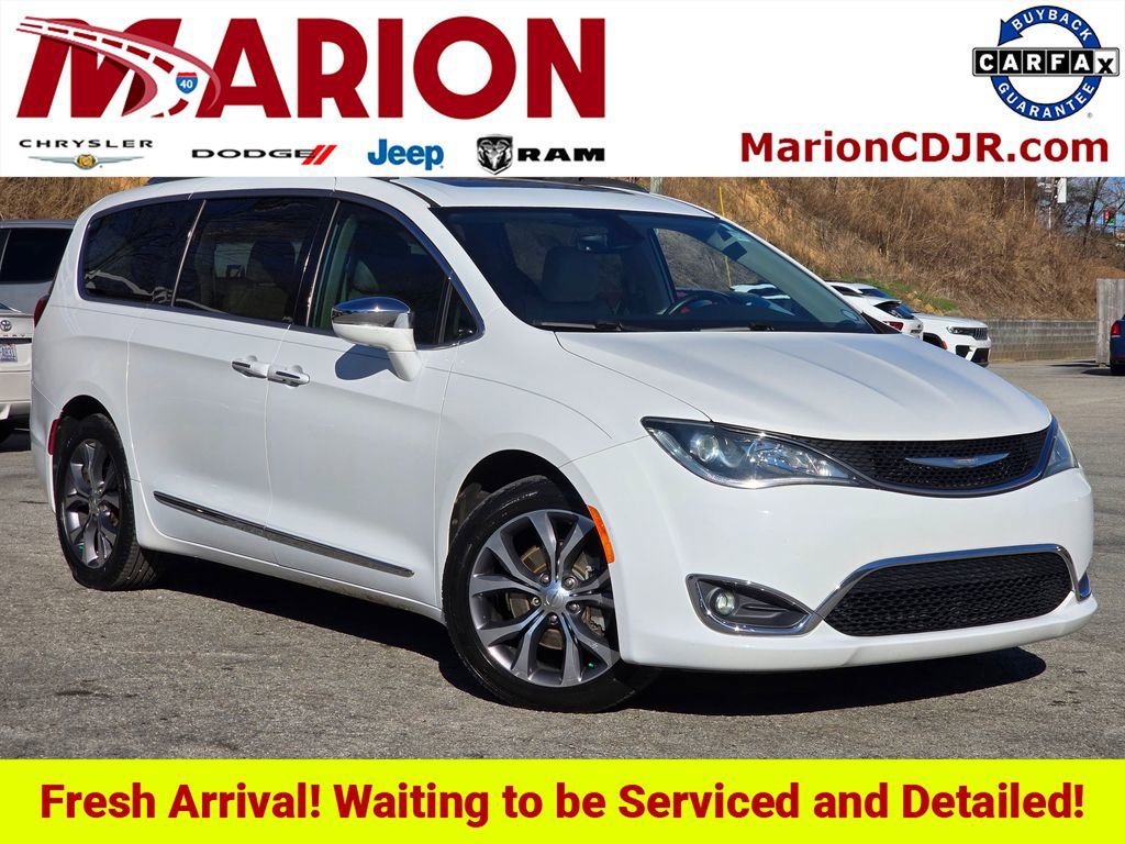Used 2017 Chrysler Pacifica Limited w/ Tire & Wheel Group image 1